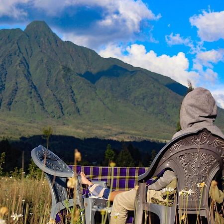 Under Volcanoes View Guest House Nyarugina Exterior foto